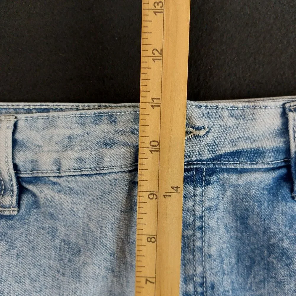 Southpole Slim Fit Jean Shorts Size 36 (Fit 37x11) Acid Wash
